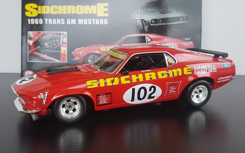 1/18 Sidchrome Mustang #102